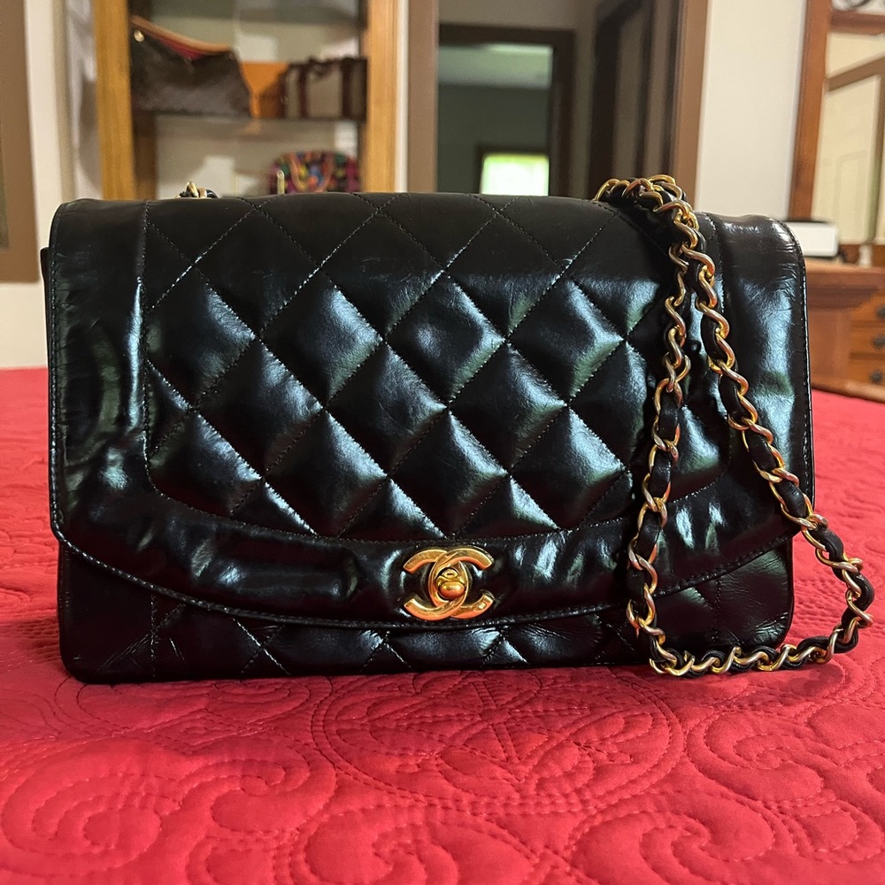 Vintage CHANEL Black Quilted Diana Shoulder Bag with Iconic Design